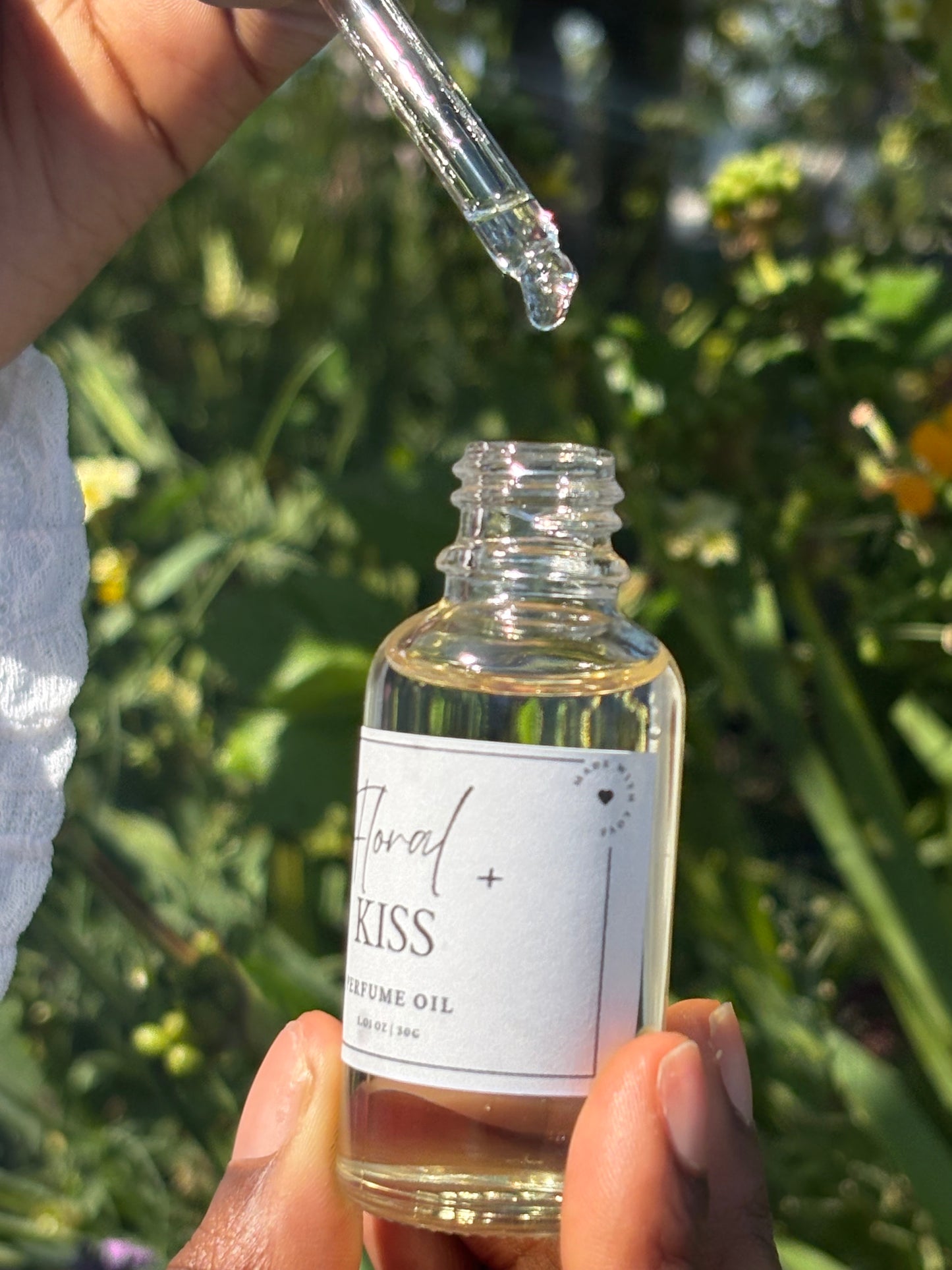 Floral kiss perfume oil